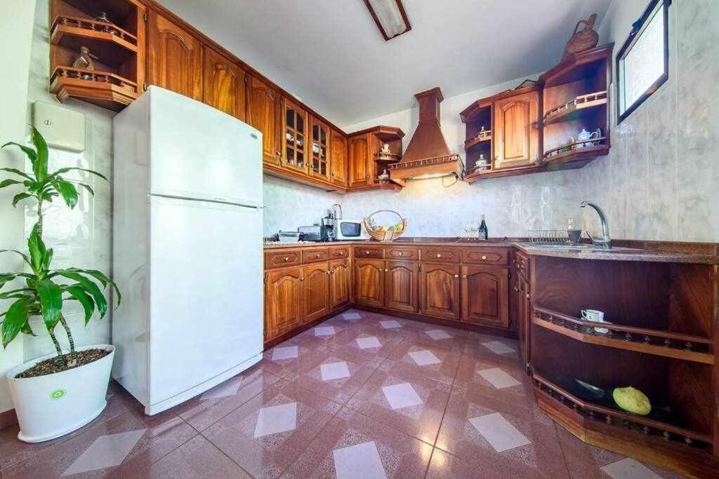 Lombo Cesteiro Guesthouse Tabua  Ngoại thất bức ảnh